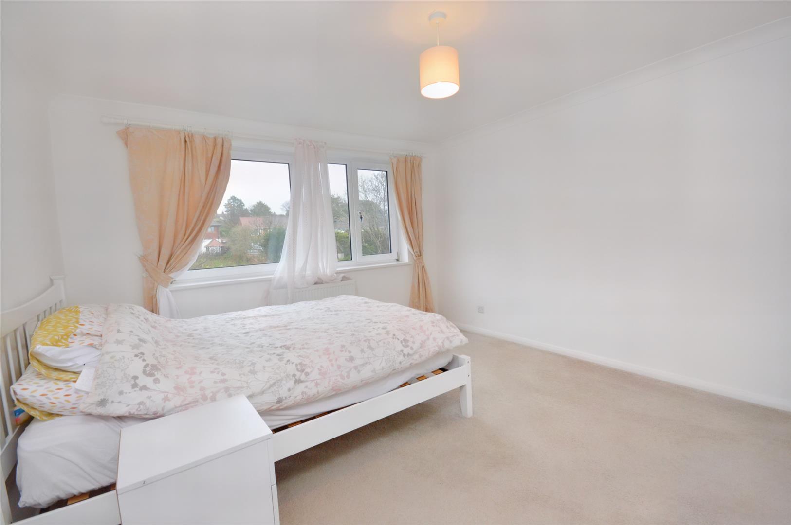 Property Details for Upperton Road Eastbourne BN21 1LF Town Property